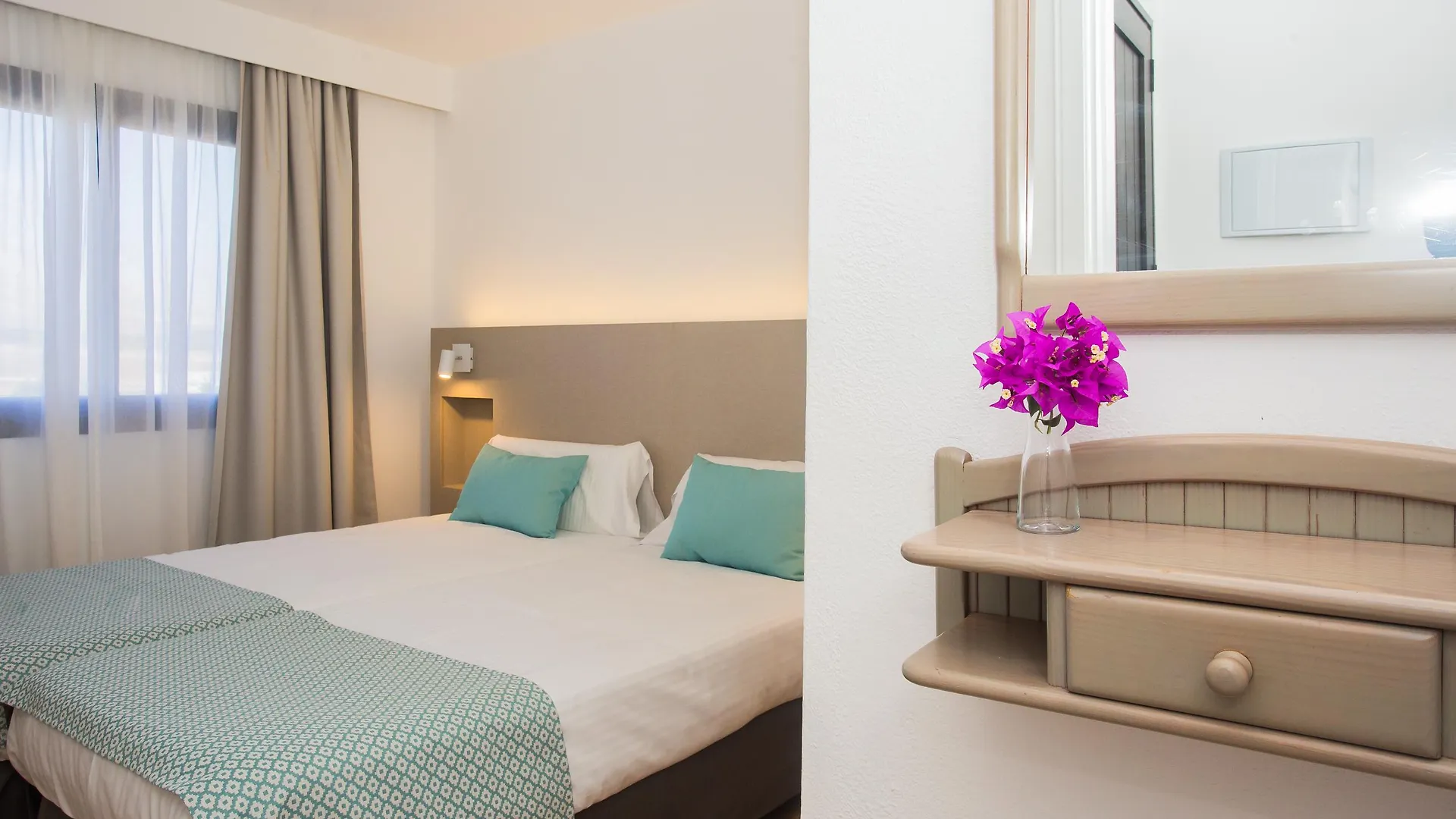 ** Aparthotel Los Tulipanes Puerto del Carmen  Spain